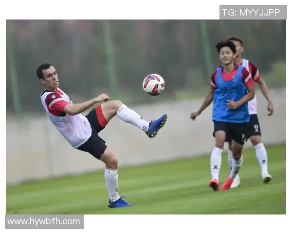 足球星视力揭秘从赛场表现到训练细节全面解读运动员眼力秘诀